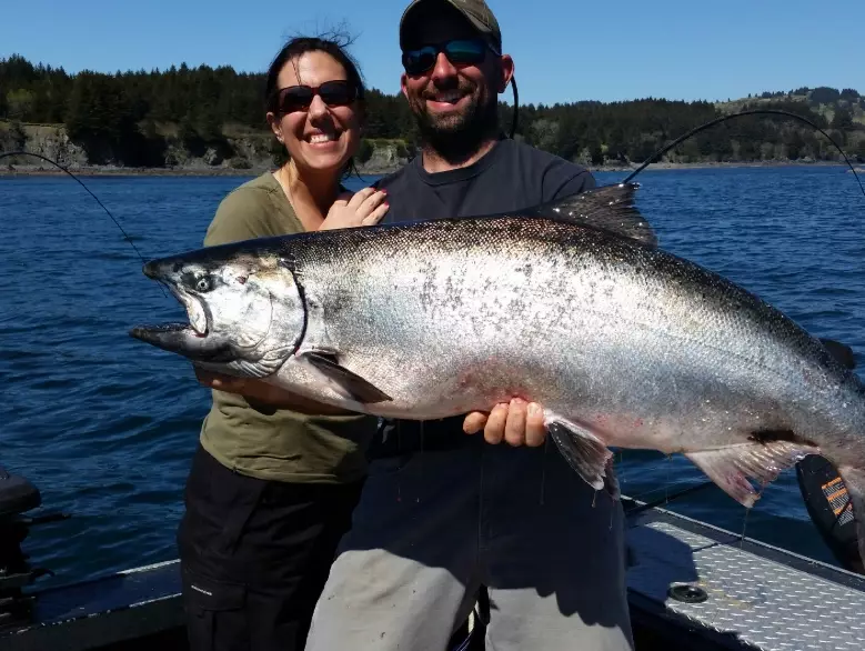 when is salmon fishing season