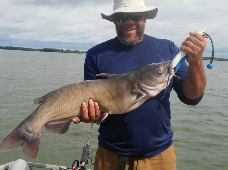 how to catch catfish in lakes
