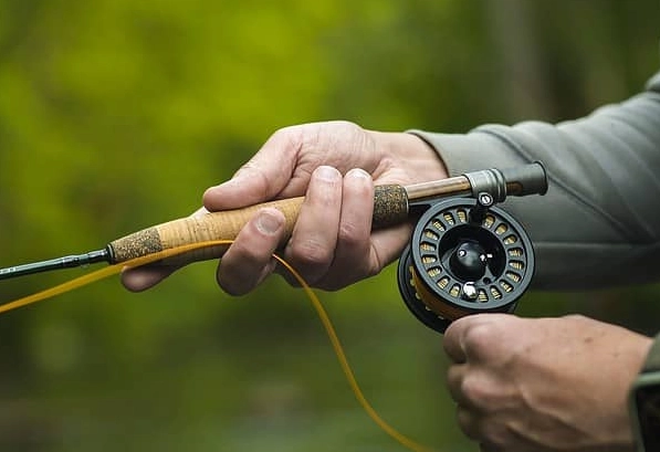 fly fishing vs regular fishing difficulty