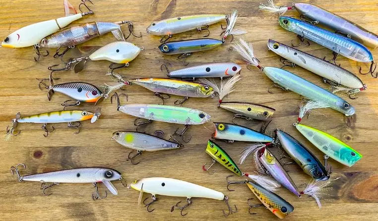 how to fish for bass with lures