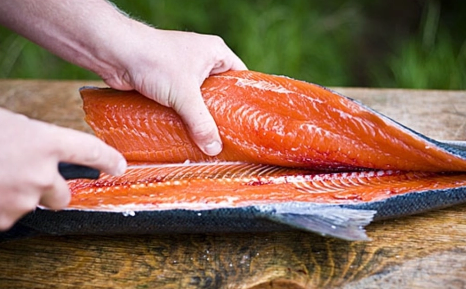 fish filleting techniques